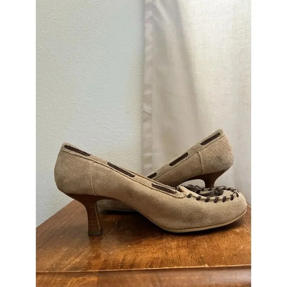 Y2K 2000s Mudd Shoes 8 Kitten Heel Moccasin Tan Suede Leather Slip On Pumps Boho - Picture 5 of 12